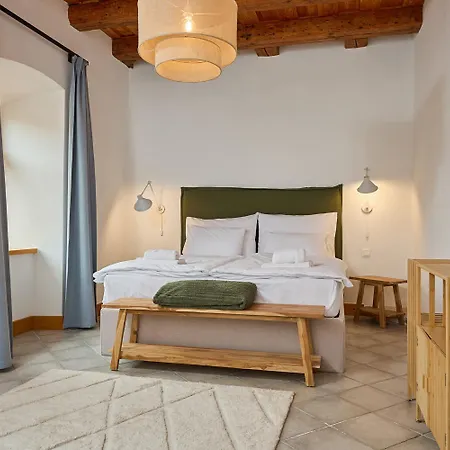 Tr 1823 Villa Mád