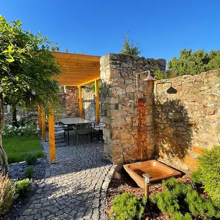 Villa Tr 1823 *